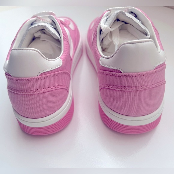 🔥CHANEL Sneakers - Picture 3 of 10